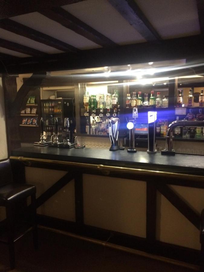 The Lion Hotel Llansantffraid-ym-Mechain ภายนอก รูปภาพ